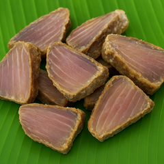 Dried fish (karuvaadu) beautifully arranged on fresh banana leaf